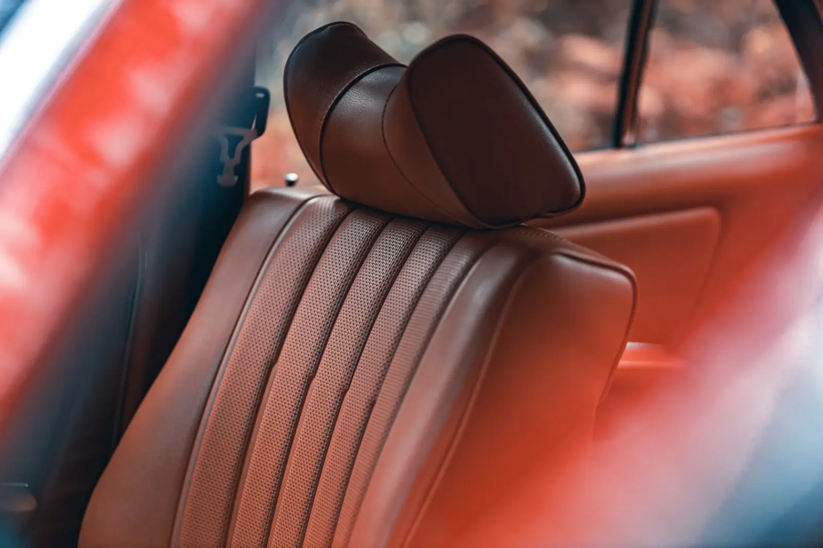 Mercedes-Benz 240 D US-Spec 28