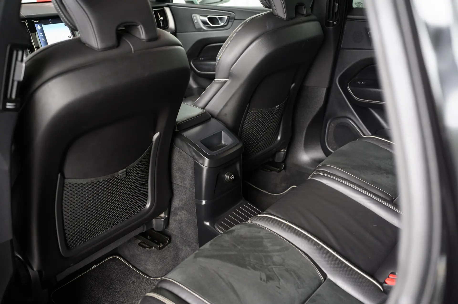 Volvo XC 60 2.0 T8 PHEV R-Design AWD 30