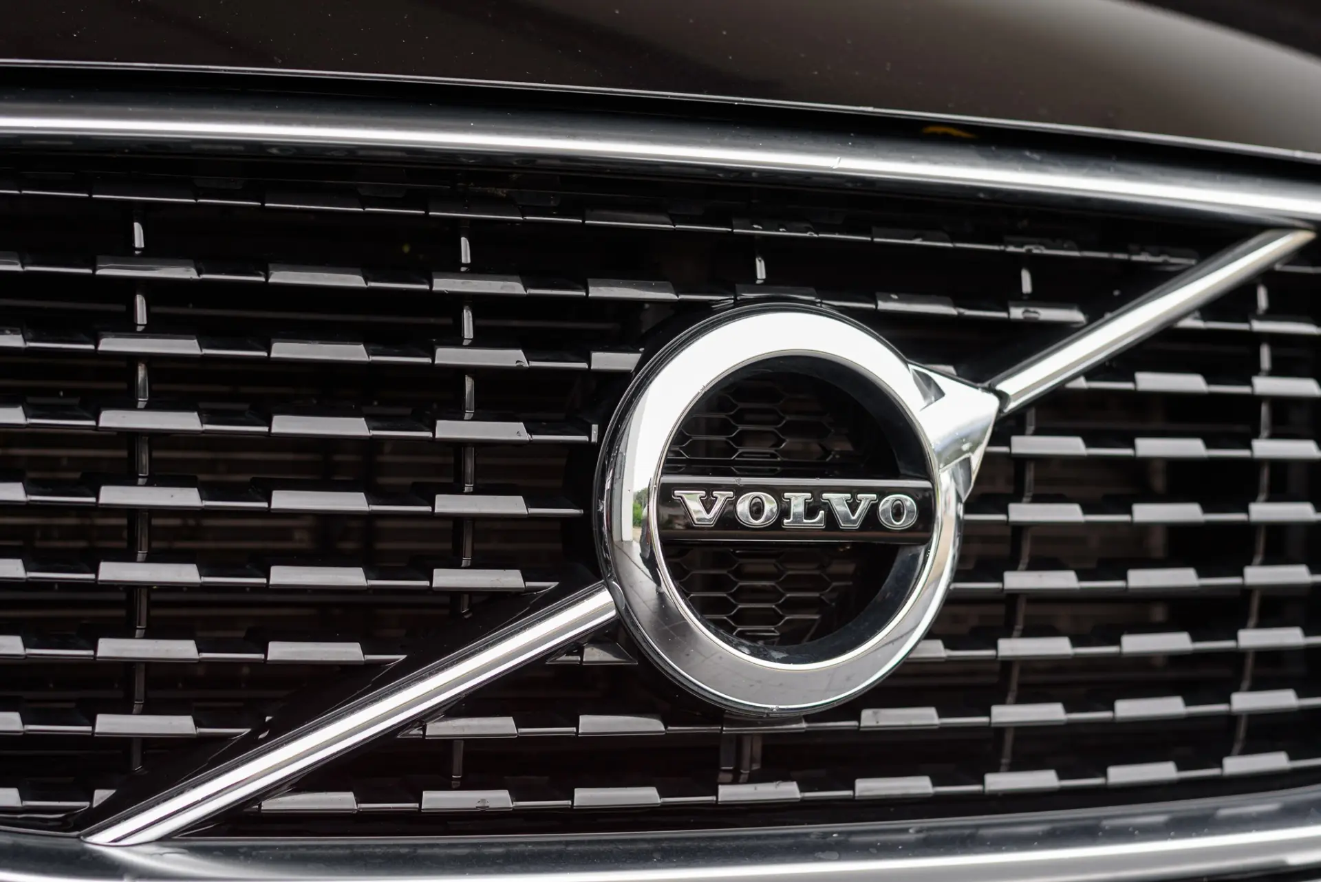 Volvo XC 60 2.0 T8 PHEV R-Design AWD 4