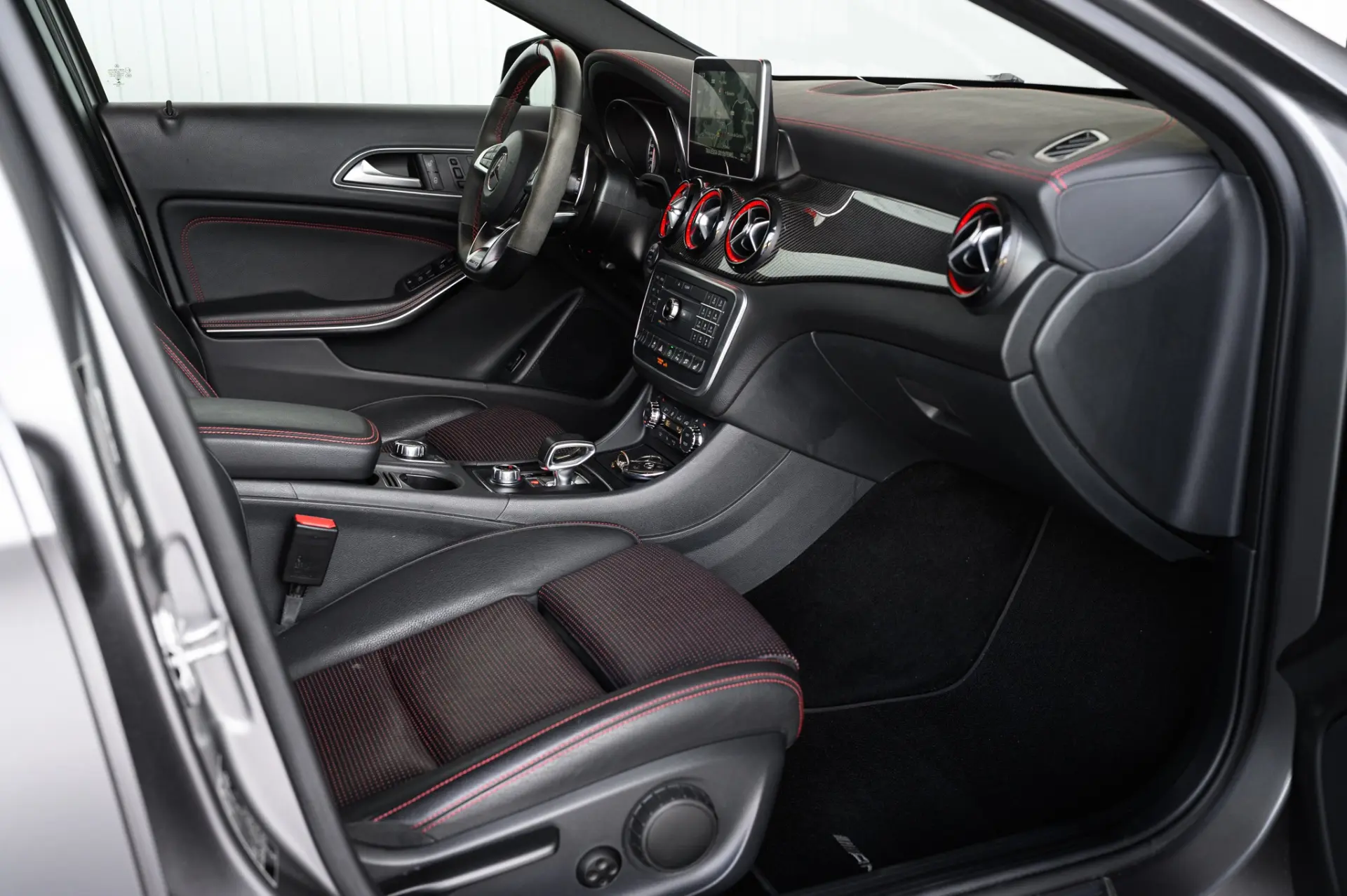 Mercedes-Benz GLA 45 AMG 4-Matic 62