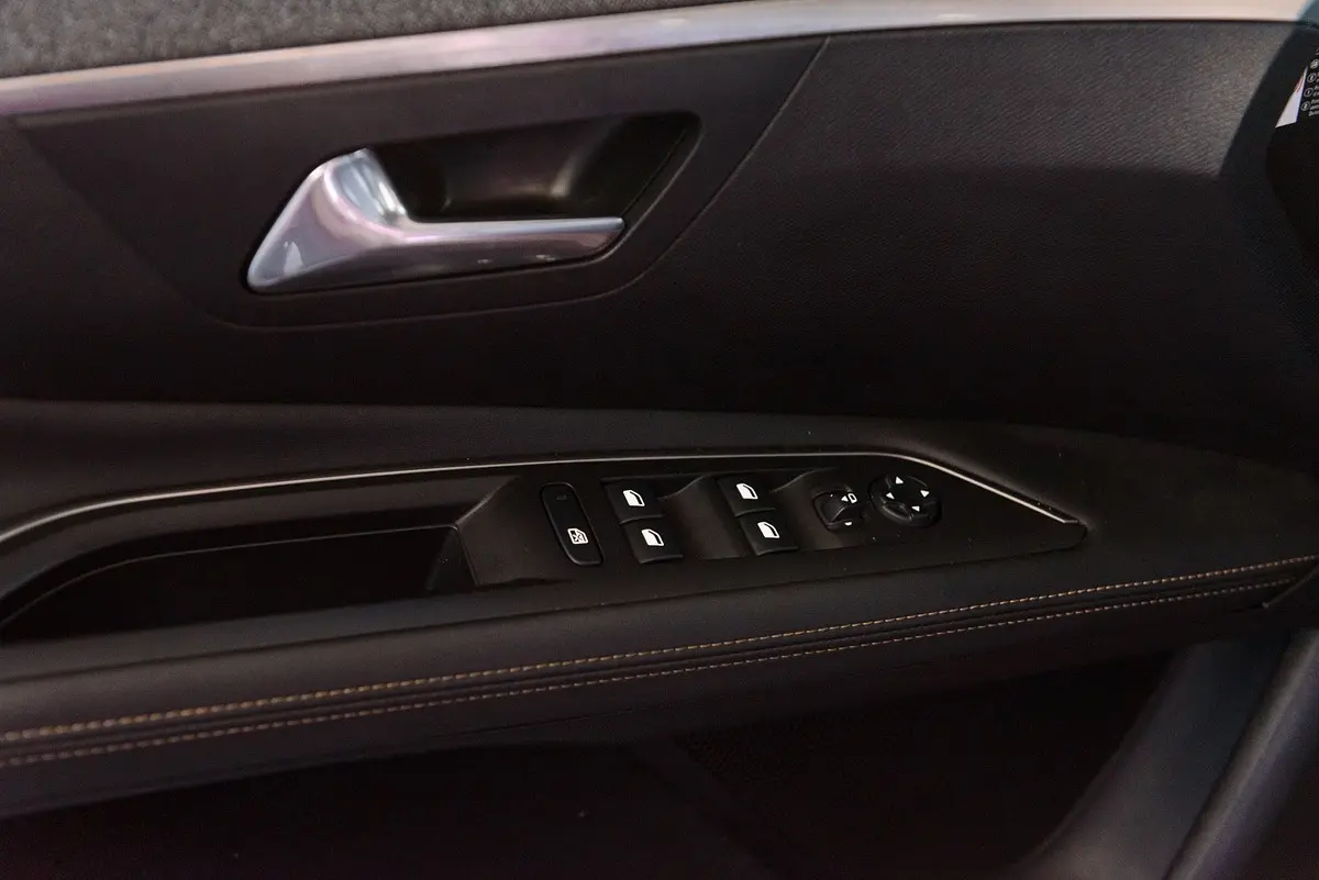 Peugeot 3008 1.5 BlueHDi GT EAT8 33