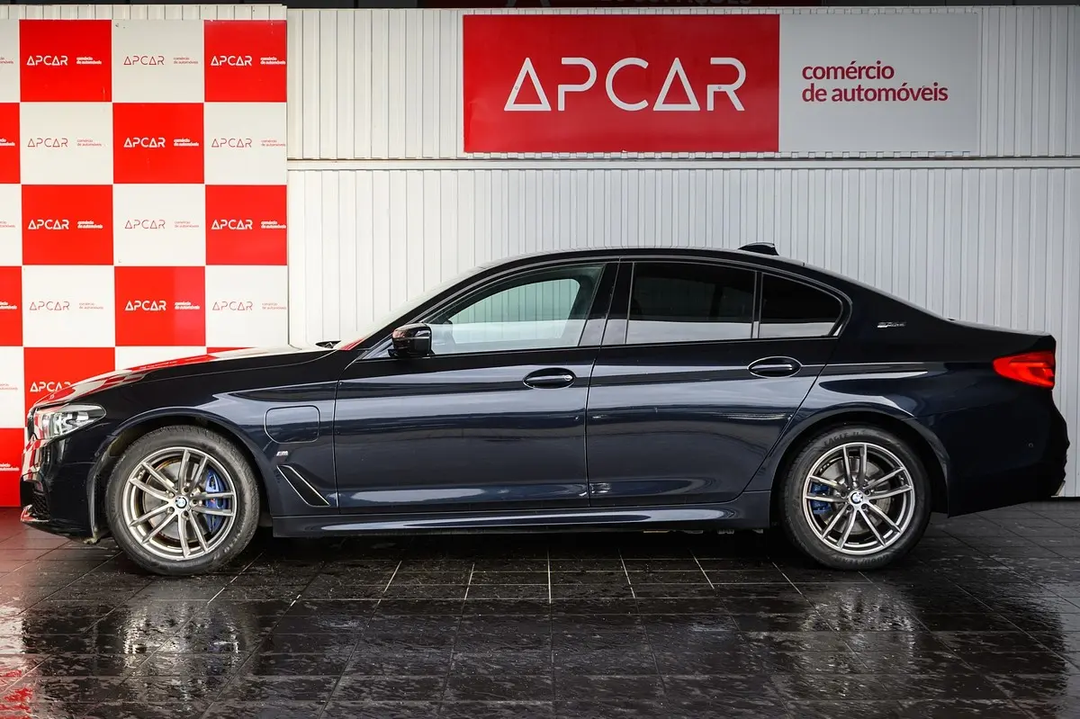 BMW 530 e iPerformance Pack M 6