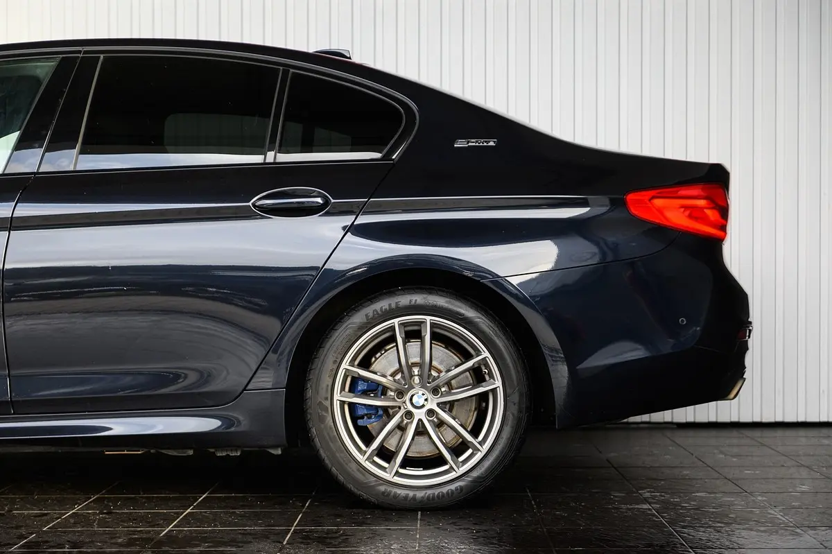 BMW 530 e iPerformance Pack M 13