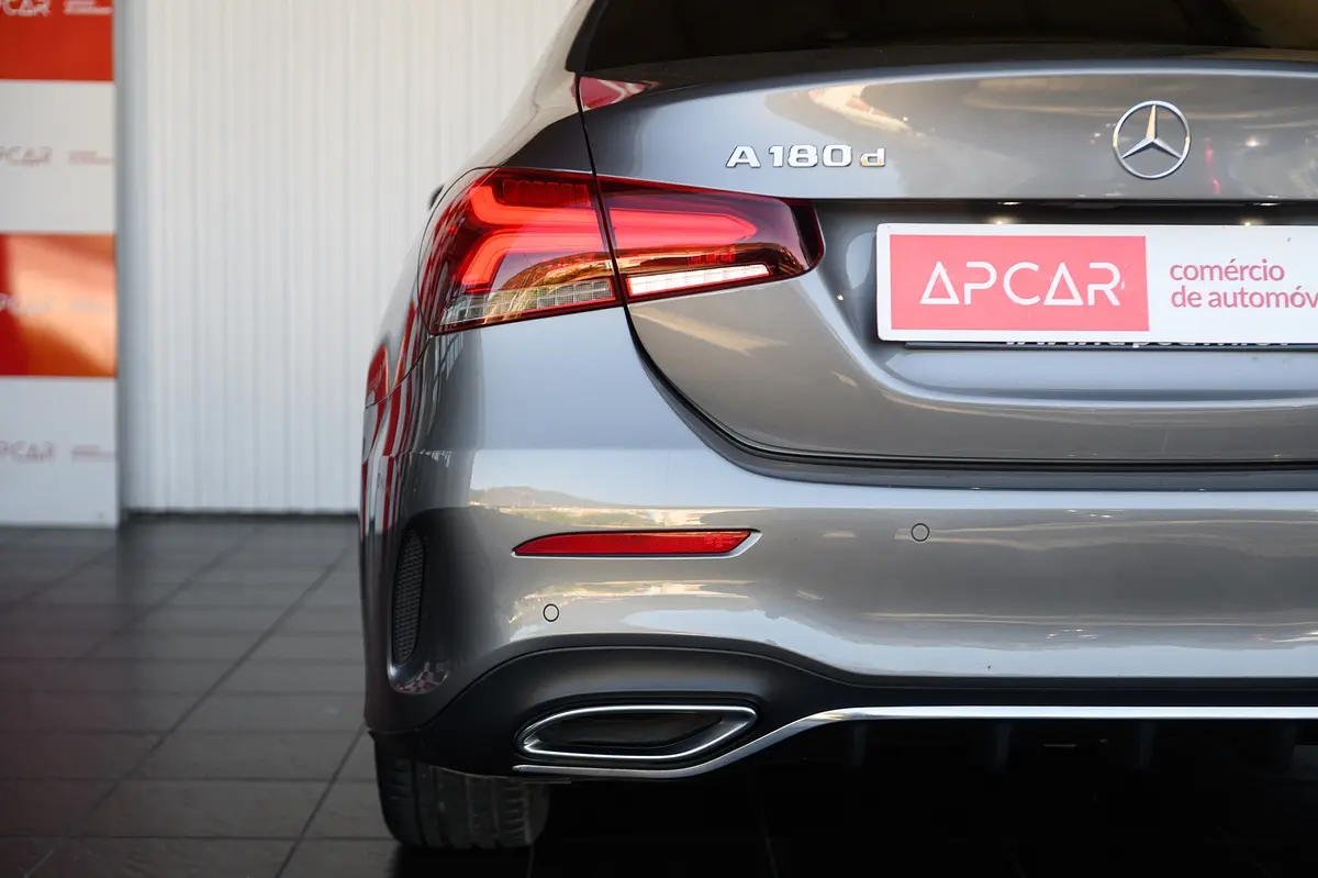 Mercedes-Benz A 180 Limousine d AMG Line Aut. 21