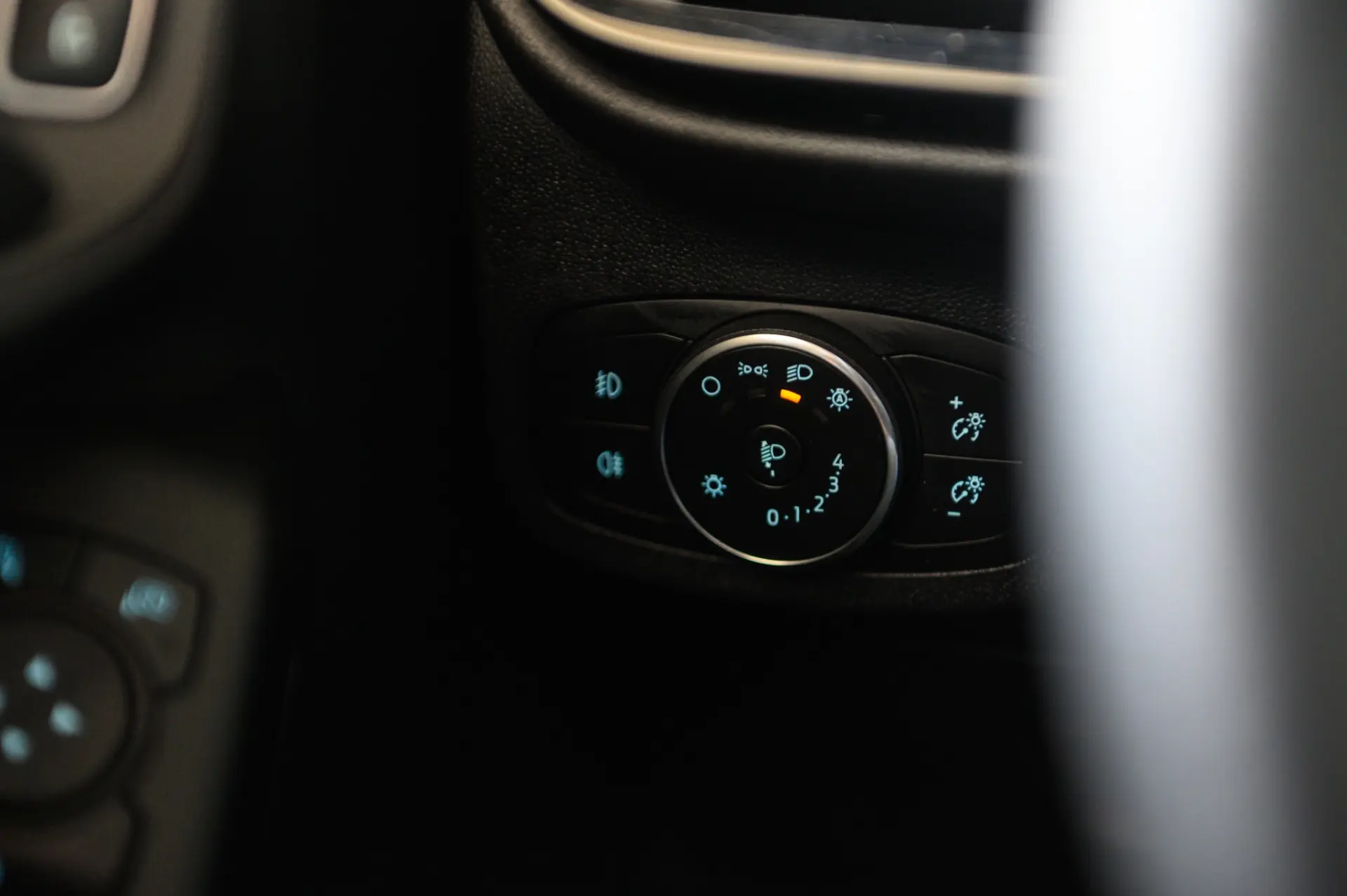 Ford Fiesta 1.0 EcoBoost Trend Connected 31