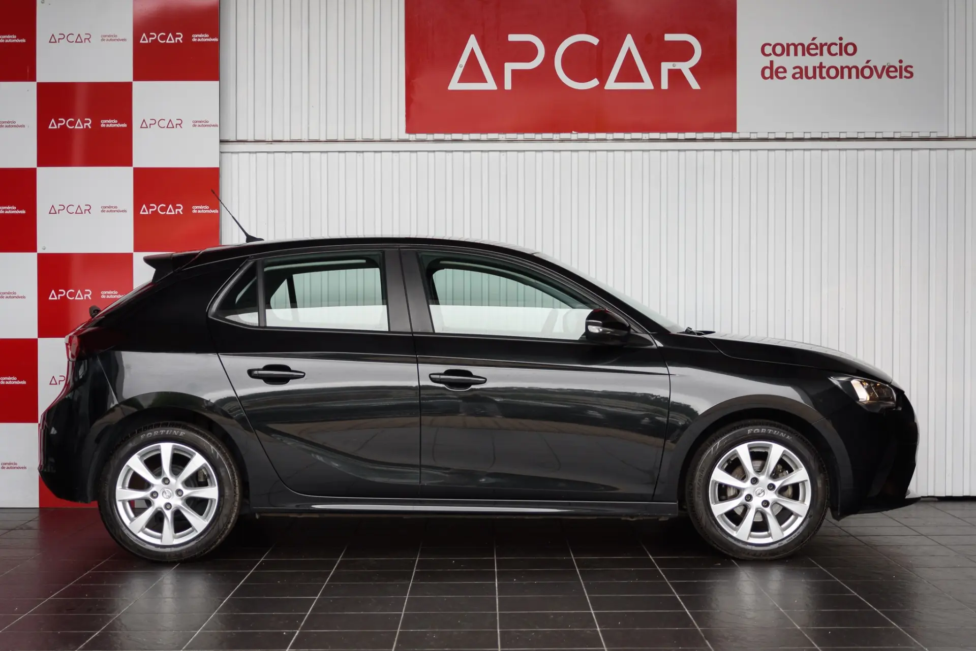 Opel Corsa 1.2 Business 2