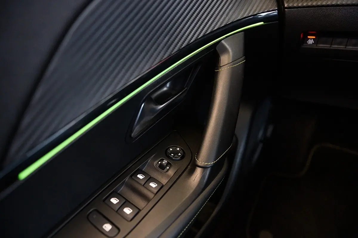 Peugeot e-2008 50 kWh GT Pack 30