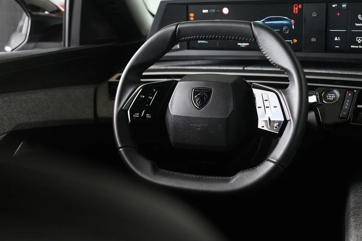 Peugeot 3008 1.2 Hybrid Allure e-DCS6 23