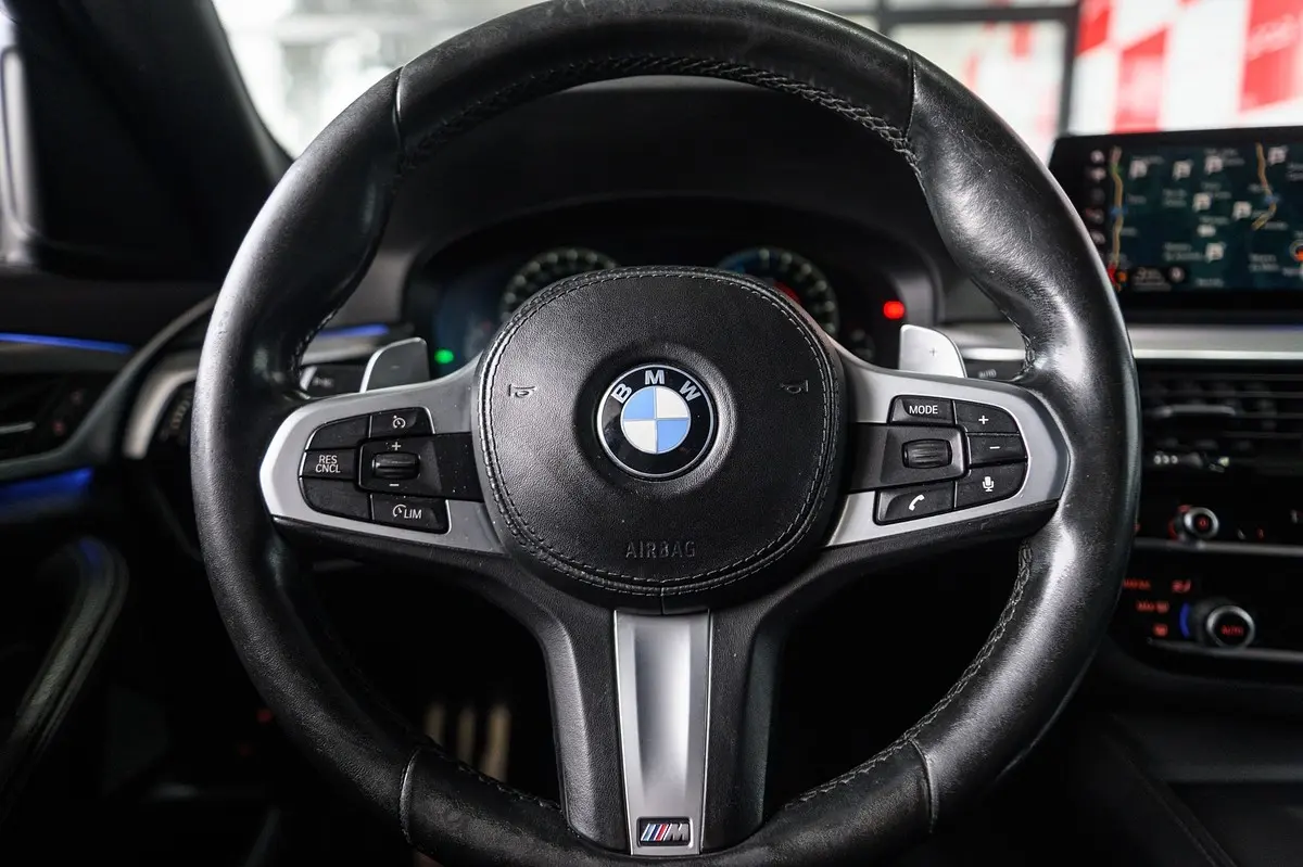 BMW 530 e iPerformance Pack M 30