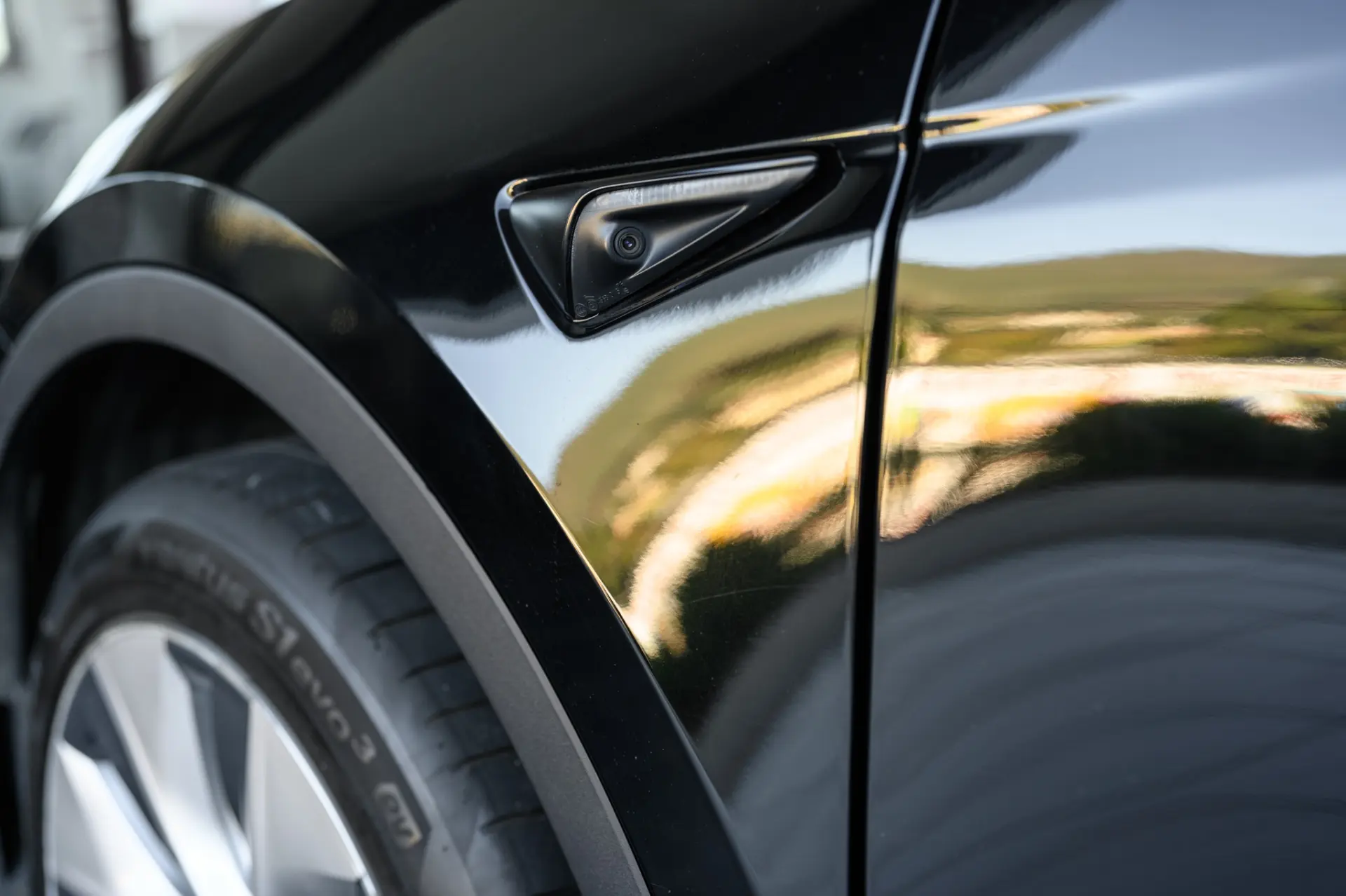 Tesla Model Y Long Range Dual Motor AWD 11
