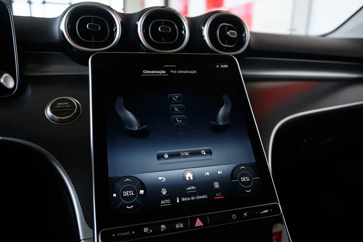 Mercedes-Benz C 300 e AMG Line 81