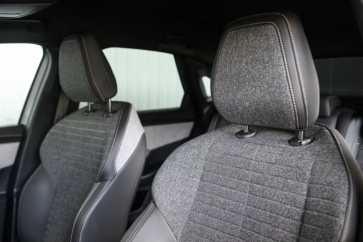 Peugeot 3008 1.2 Hybrid Allure e-DCS6 47