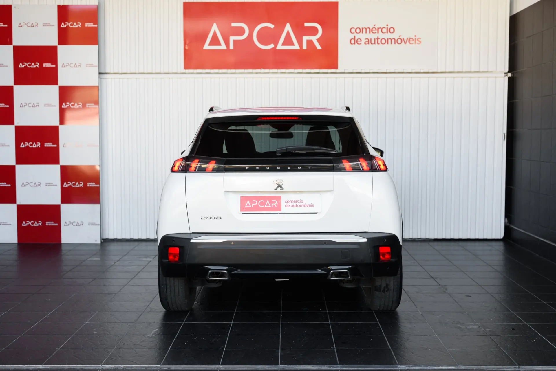 Peugeot 2008 1.2 PureTech Allure EAT8 6