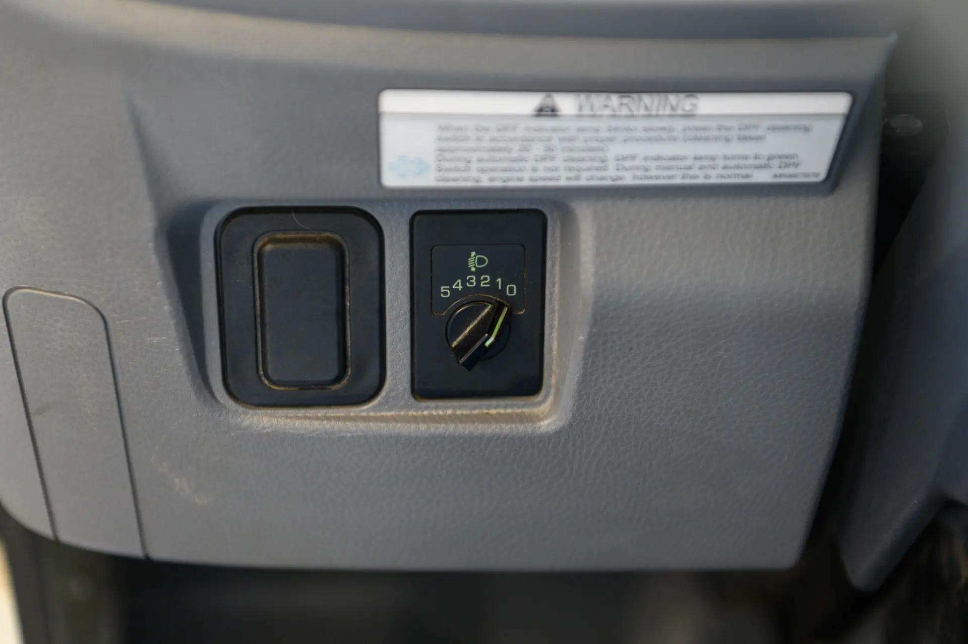 Mitsubishi Fuso Canter 3C13 28