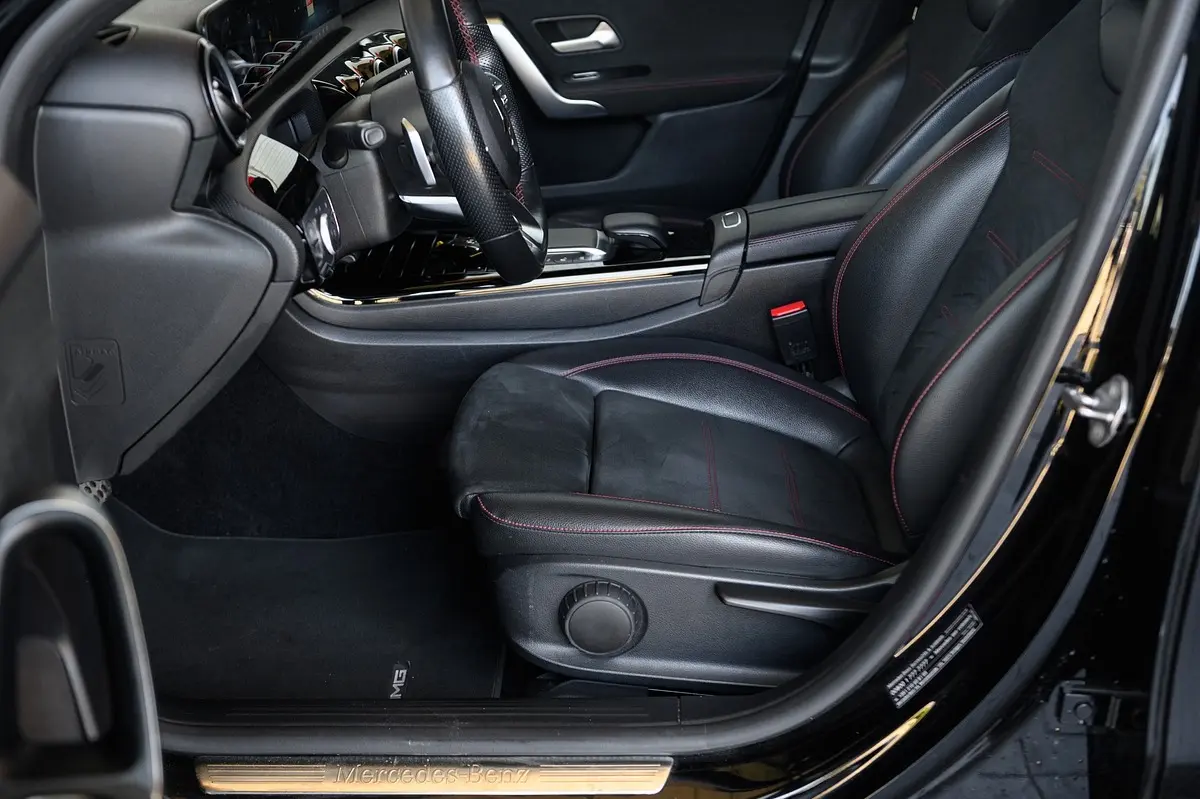 Mercedes-Benz A 180 d AMG Line Aut. 19