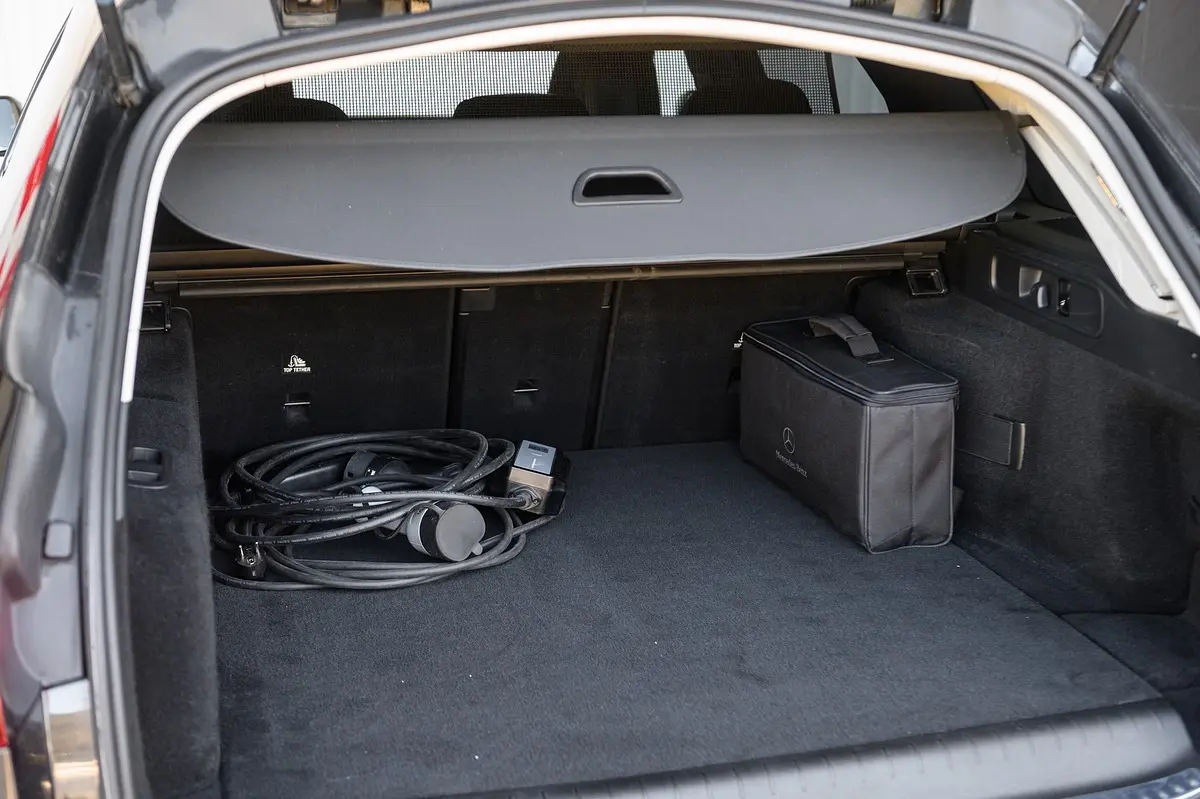 Mercedes-Benz C 300 e AMG Line 28