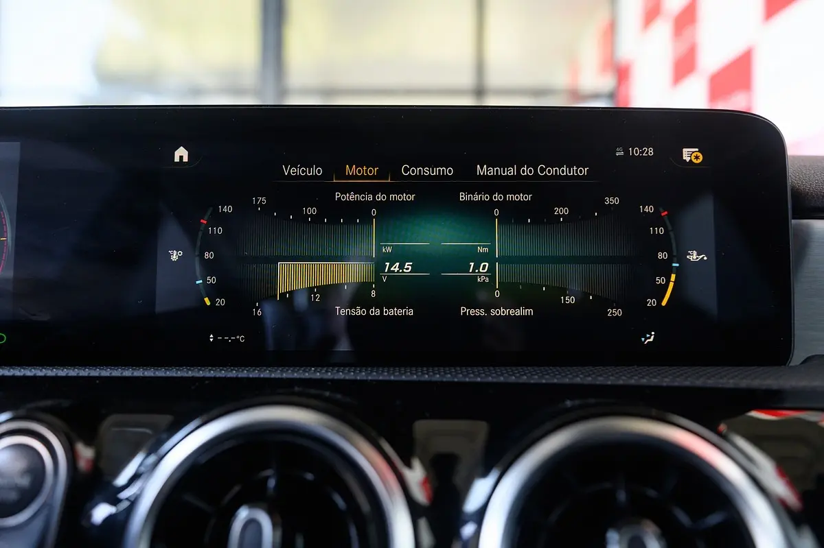 Mercedes-Benz A 180 Limousine d AMG Line Aut. 50