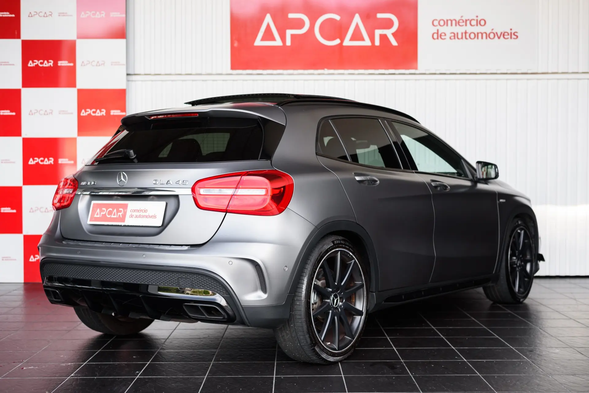 Mercedes-Benz GLA 45 AMG 4-Matic 14