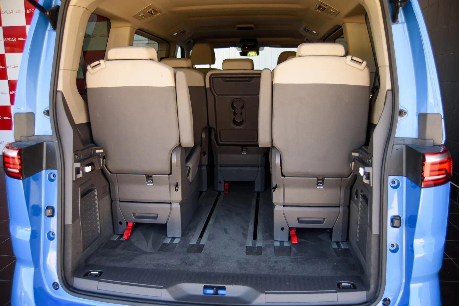 Volkswagen Multivan 1.4 TSI e-Hybrid Life DSG 13