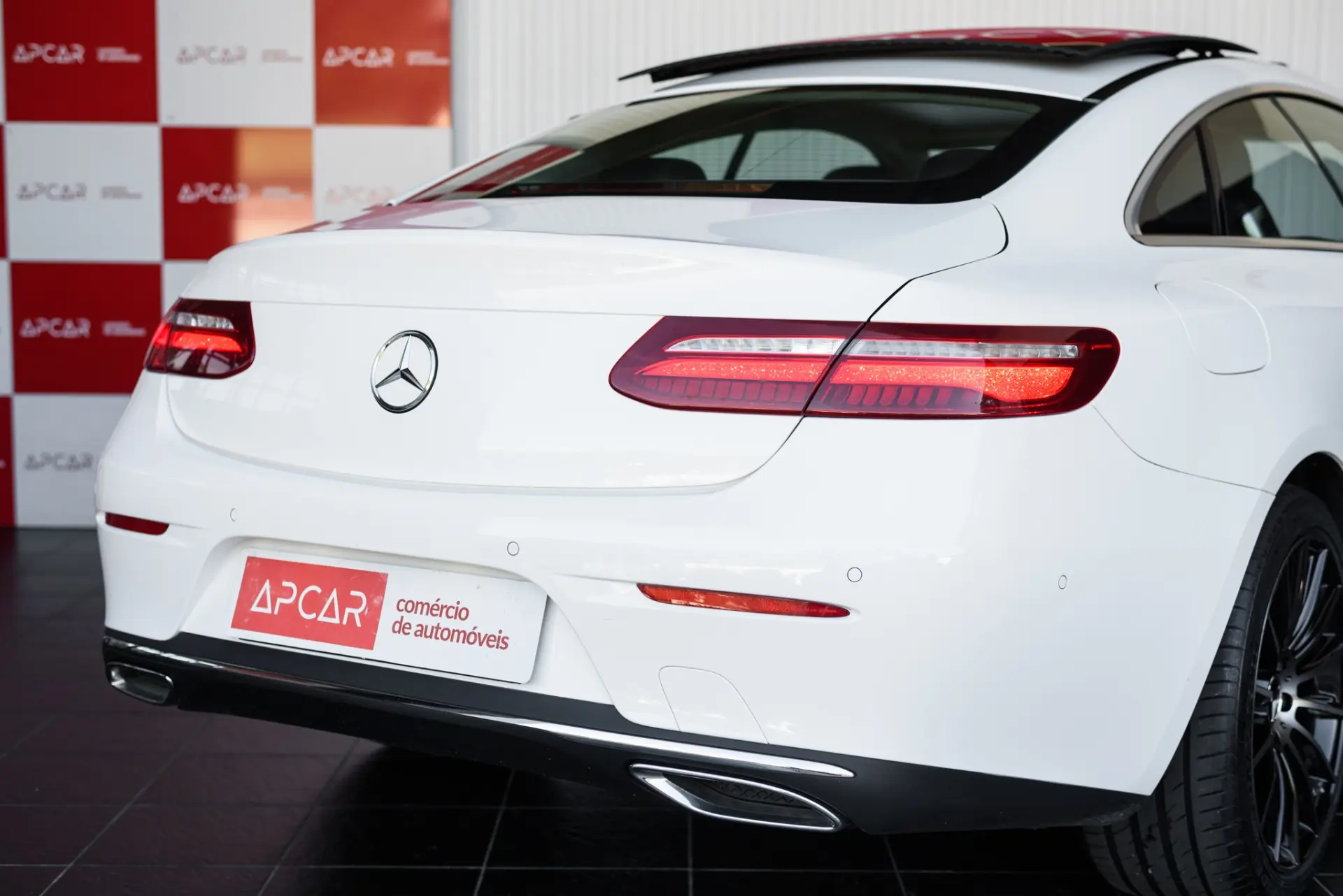 Mercedes-Benz E 220 d 9G-TRONIC Avantgarde 11