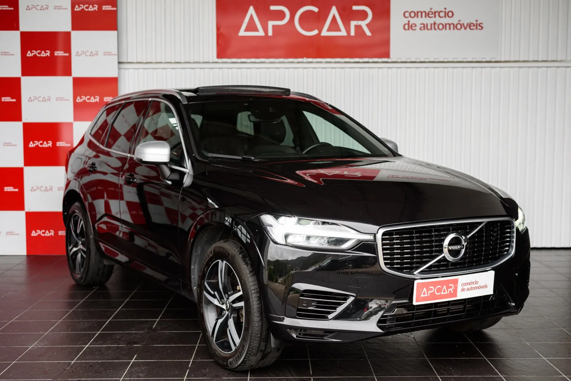 Volvo XC 60 2.0 T8 PHEV R-Design AWD 3