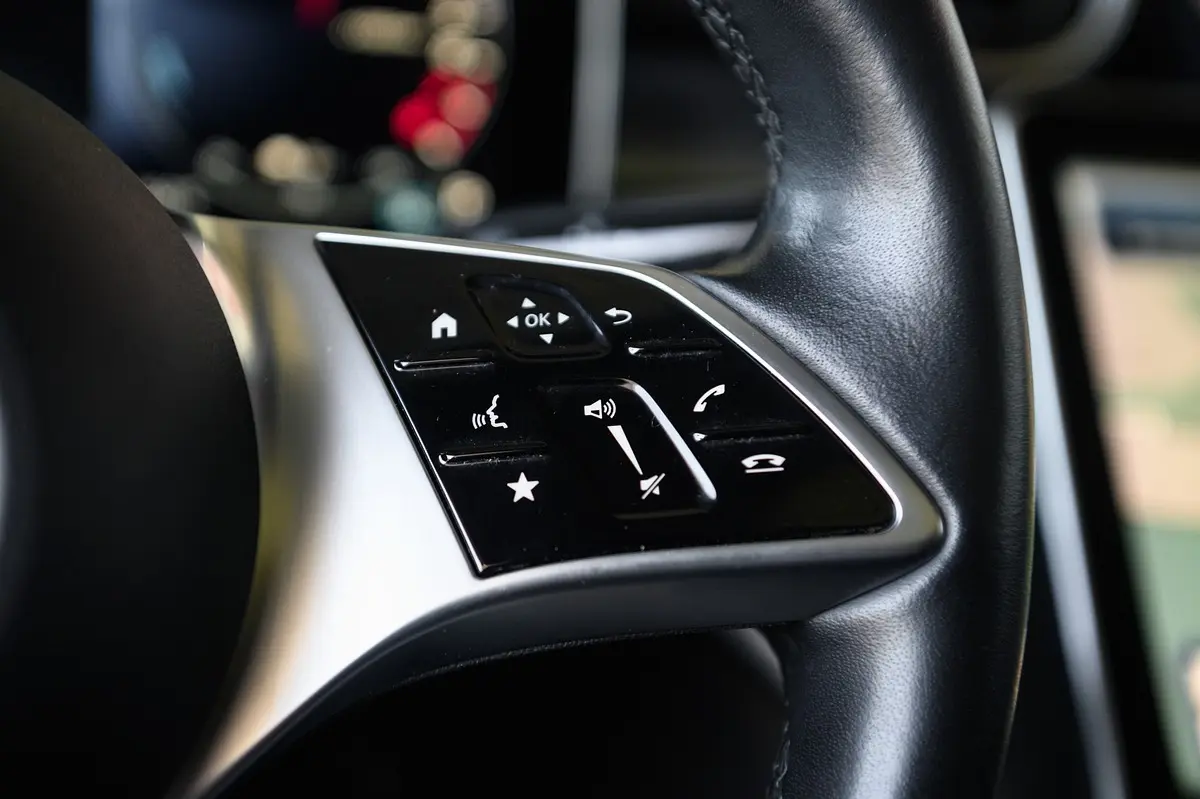 Mercedes-Benz C 300 e AMG Line 51