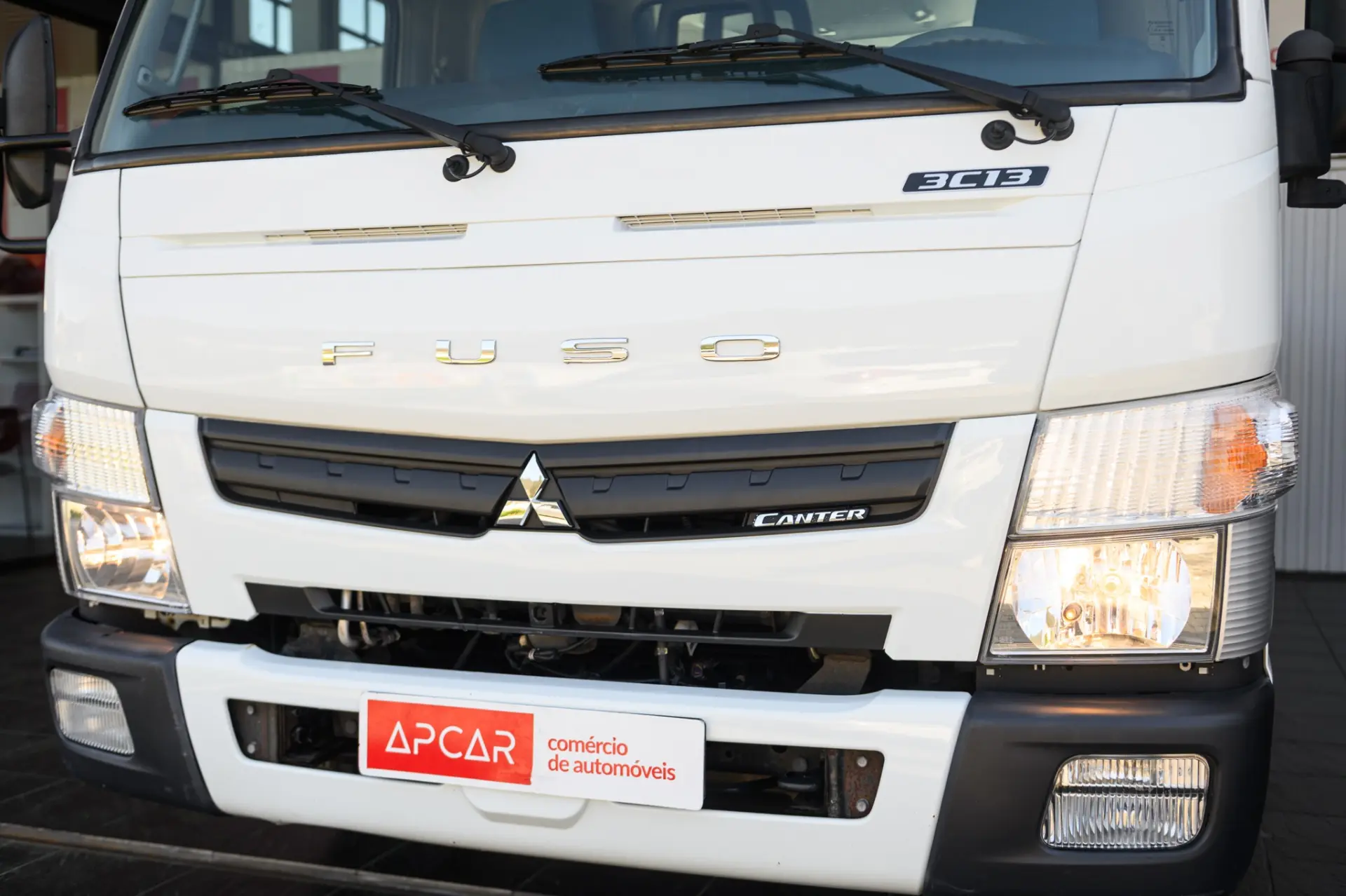 Mitsubishi Fuso Canter 3C13 4