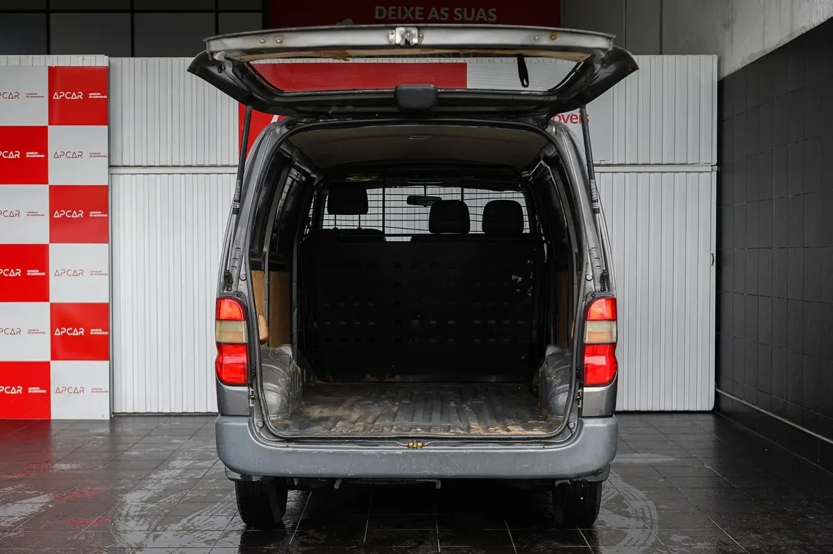 Toyota HiAce 2.4 D LXH12LG 14