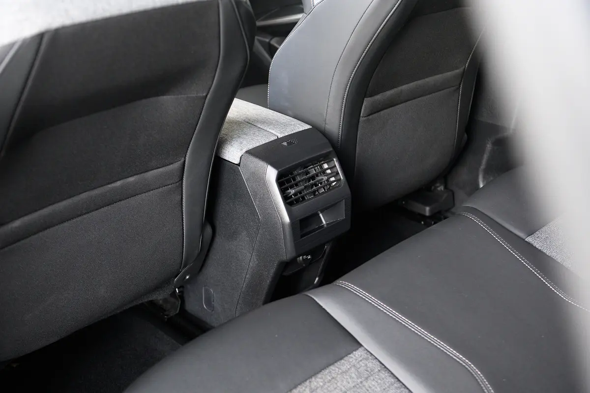 Peugeot 3008 1.2 Hybrid Allure e-DCS6 49