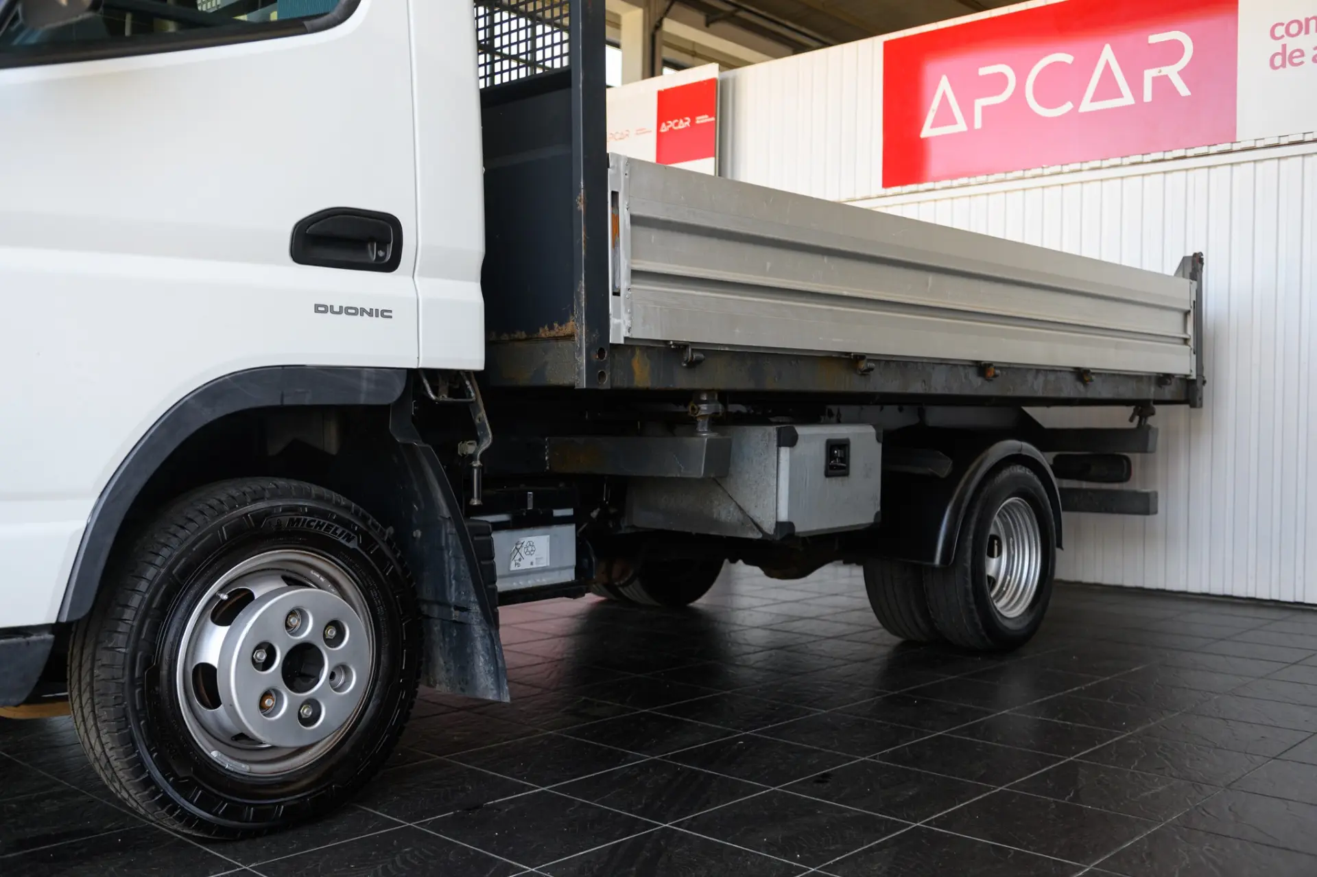 Mitsubishi Fuso Canter 3C13 7