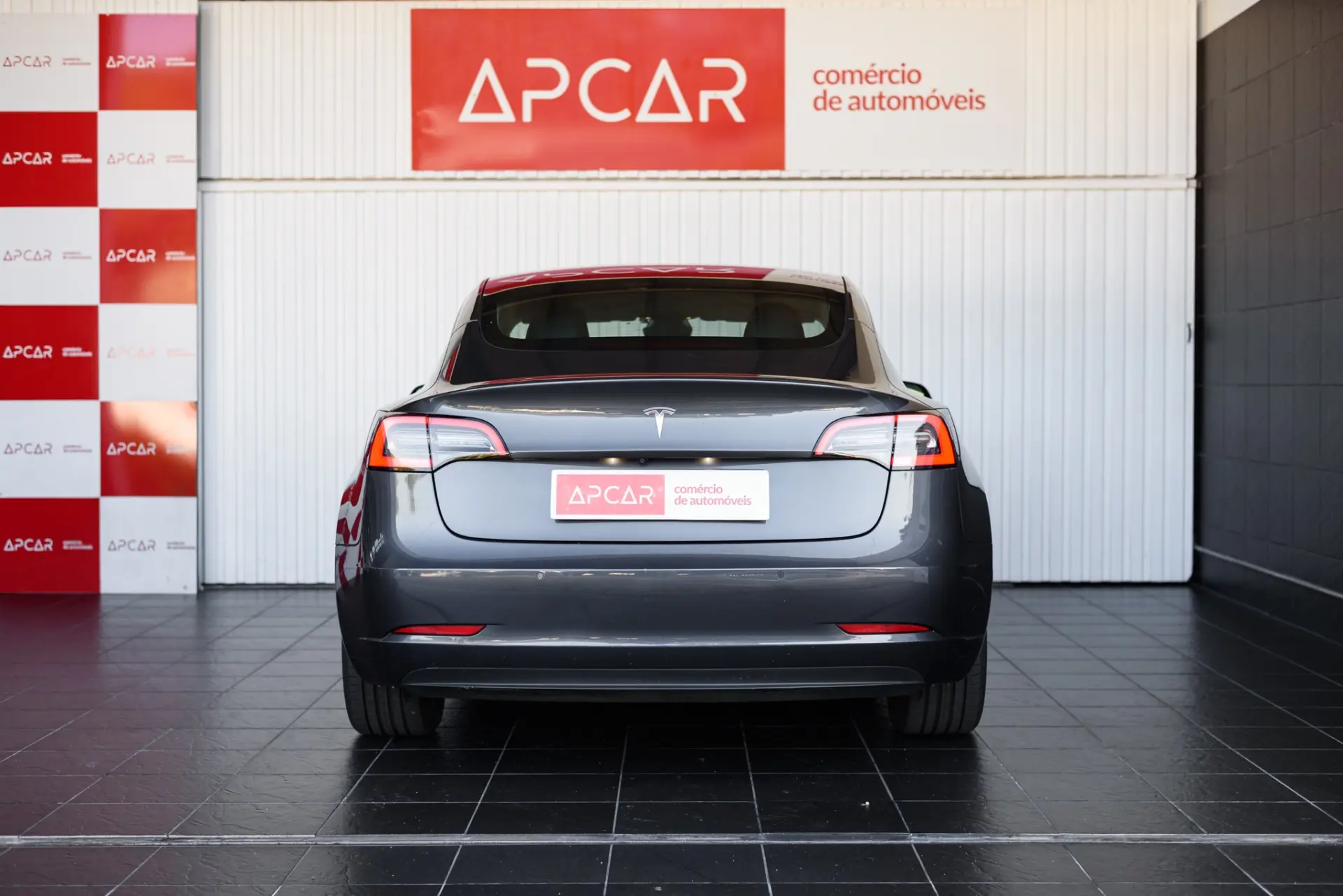 Tesla Model 3 Standard Range Plus RWD 6