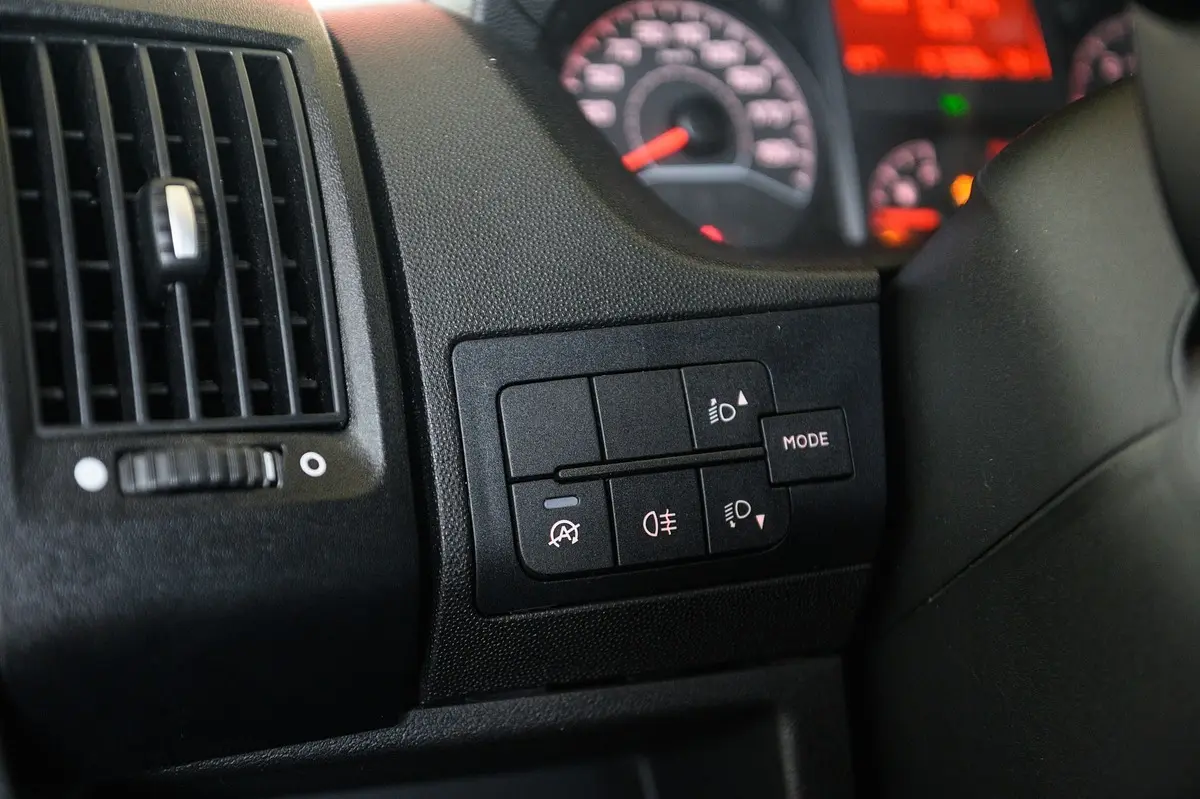 Citroen Jumper 2.2 BlueHDi 35 L3 CD Control 38