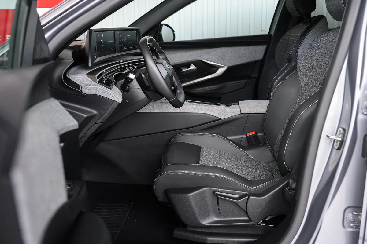 Peugeot 3008 1.2 Hybrid Allure e-DCS6 20