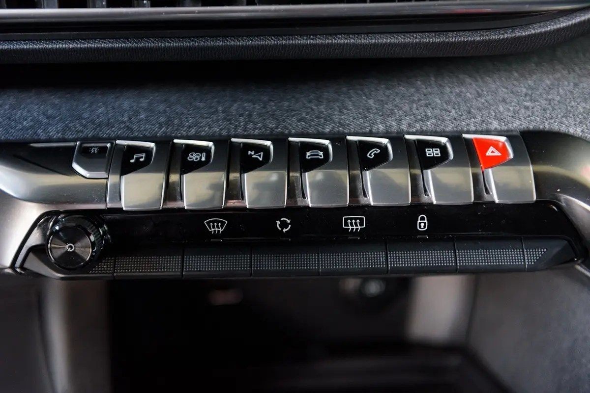 Peugeot 3008 1.5 BlueHDi GT EAT8 55