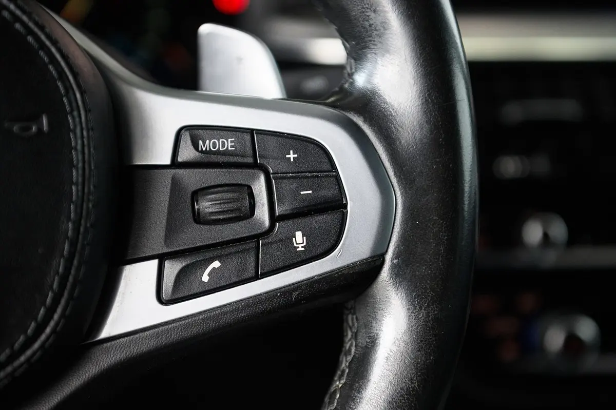 BMW 530 e iPerformance Pack M 33