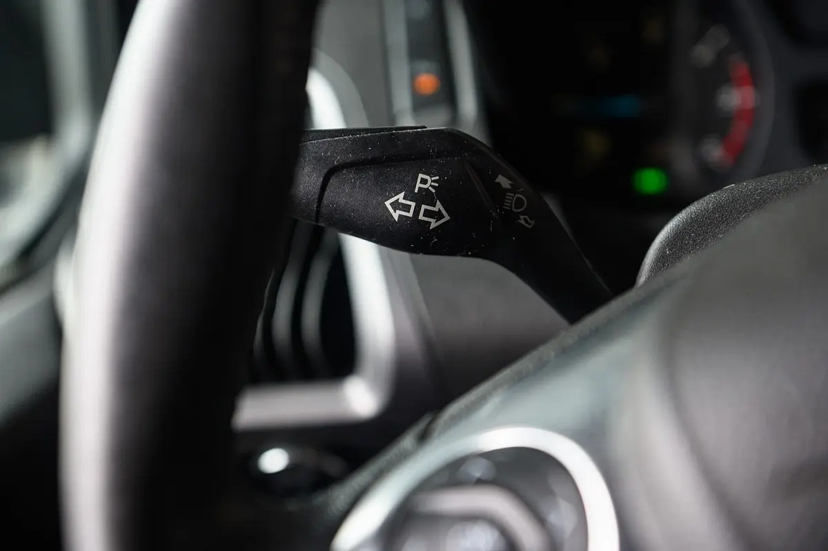 Ford Transit Custom Adaptada p/ 3 cadeiras de rodas 40