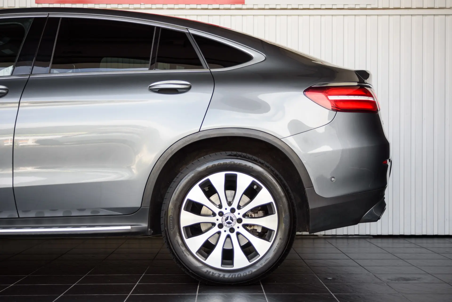 Mercedes-Benz GLC 250 d Coupé AMG Line 4-Matic 10