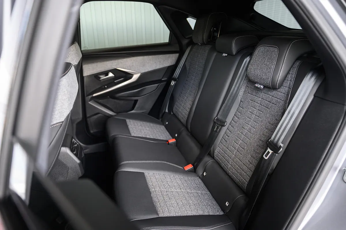 Peugeot 3008 1.2 Hybrid Allure e-DCS6 50