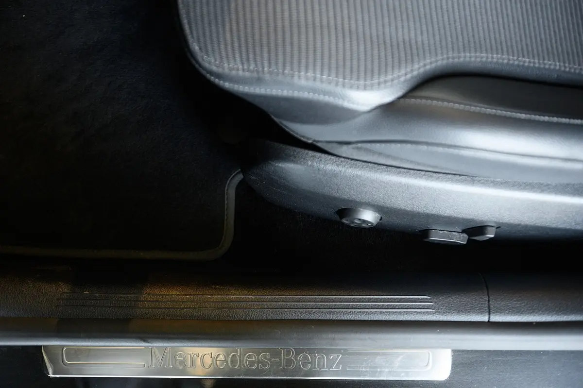 Mercedes-Benz C 300 e AMG Line 46