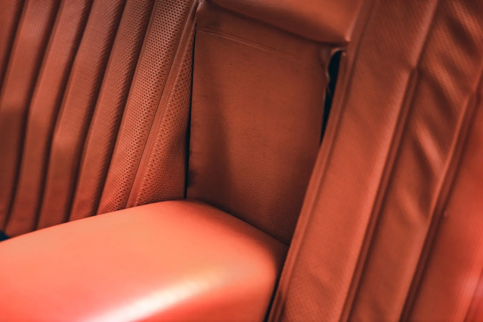 Mercedes-Benz 240 D US-Spec 33