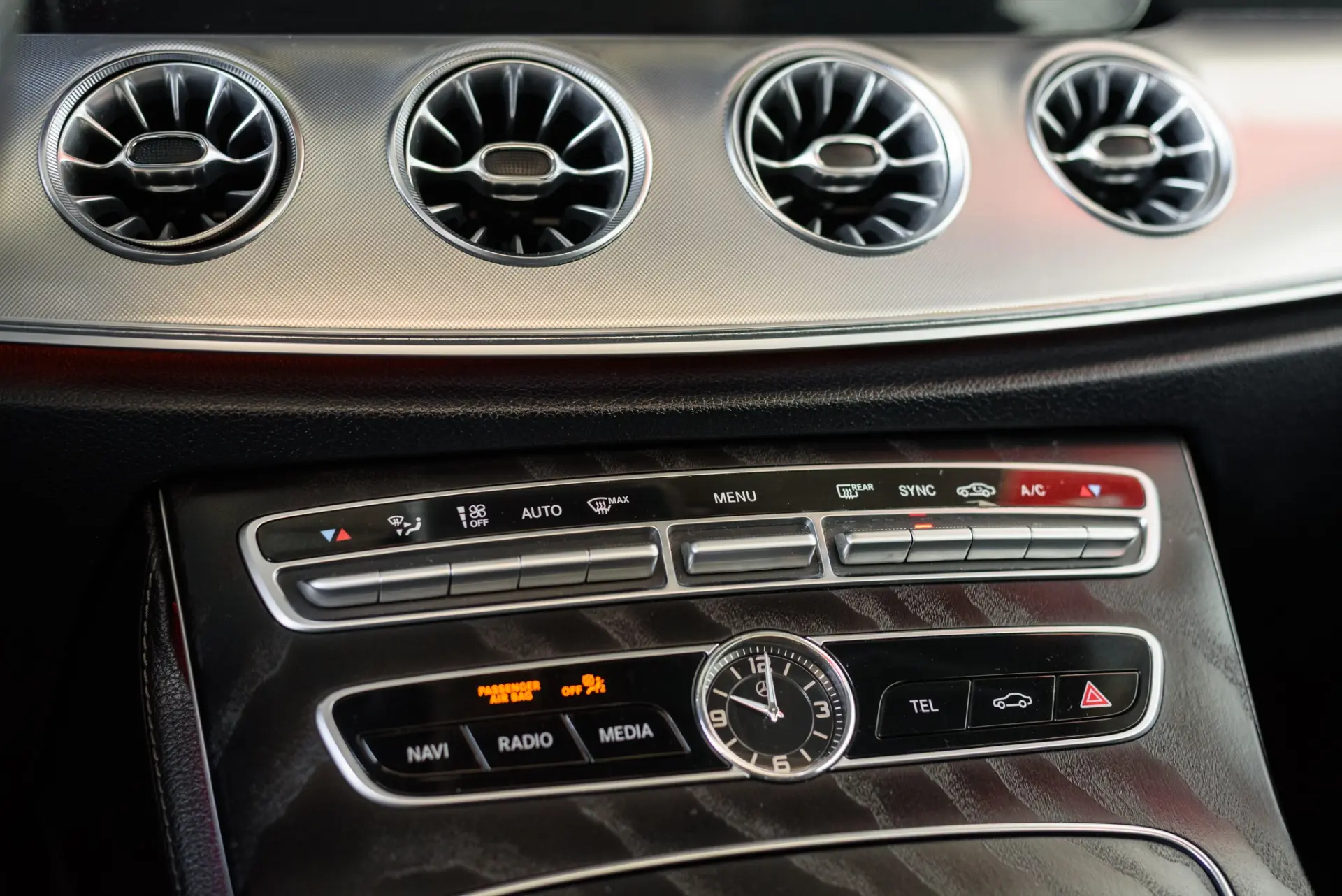 Mercedes-Benz E 220 d 9G-TRONIC Avantgarde 34