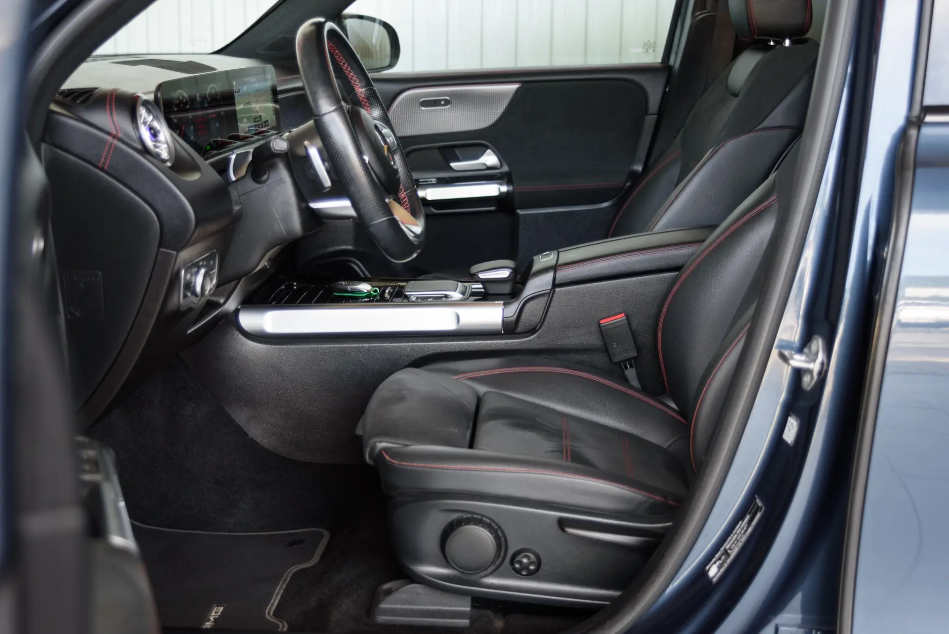 Mercedes-Benz EQB 350 4Matic AMG Line 25