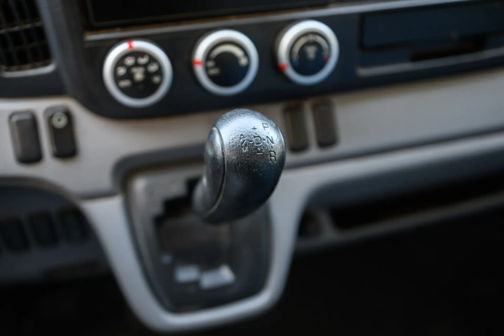 Mitsubishi Fuso Canter 3C13 29