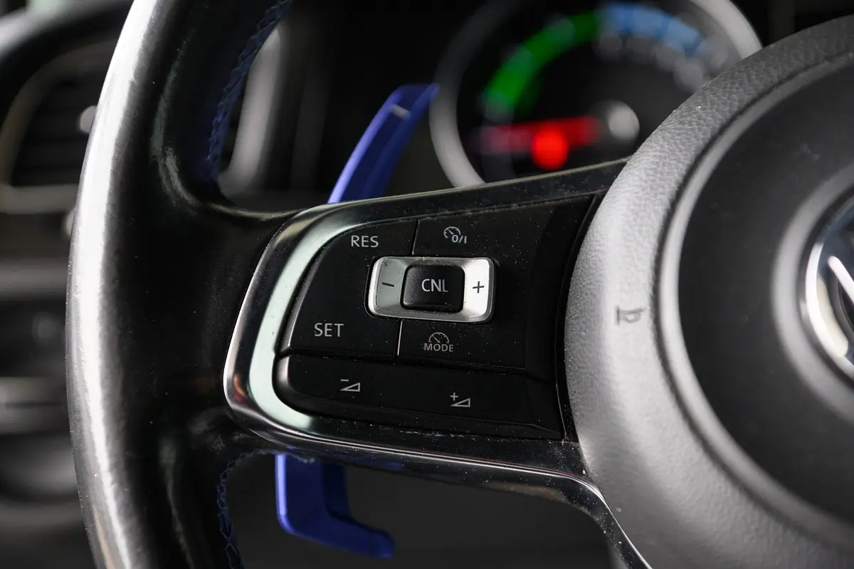 Volkswagen Golf 1.4 GTE Plug-in-Hybrid DSG 38