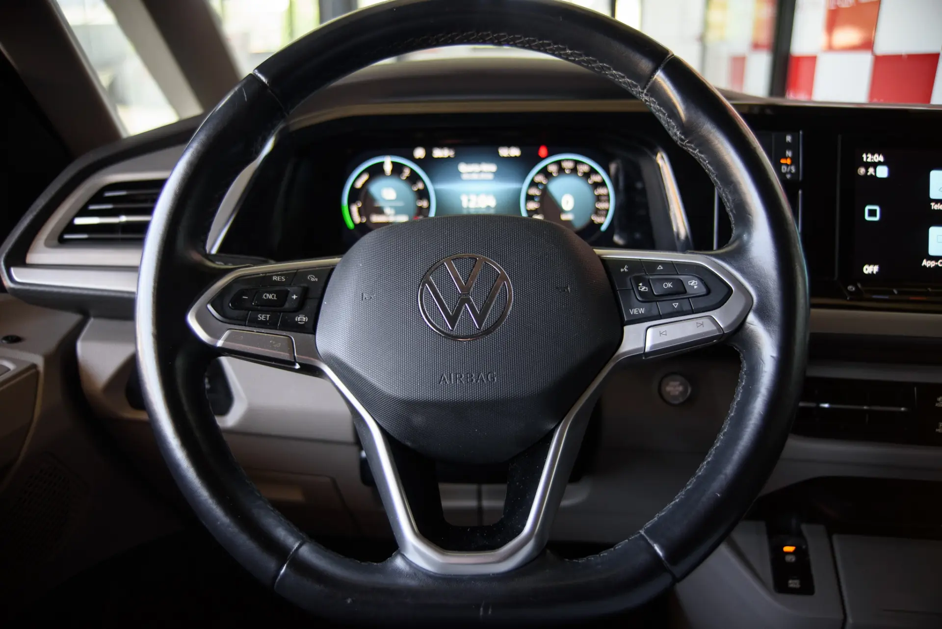 Volkswagen Multivan 1.4 TSI e-Hybrid Life DSG 44