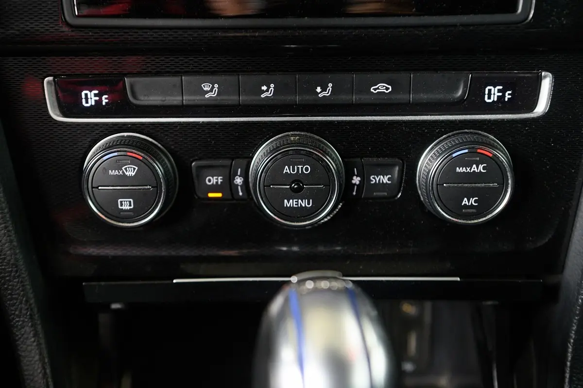 Volkswagen Golf 1.4 GTE Plug-in-Hybrid DSG 29