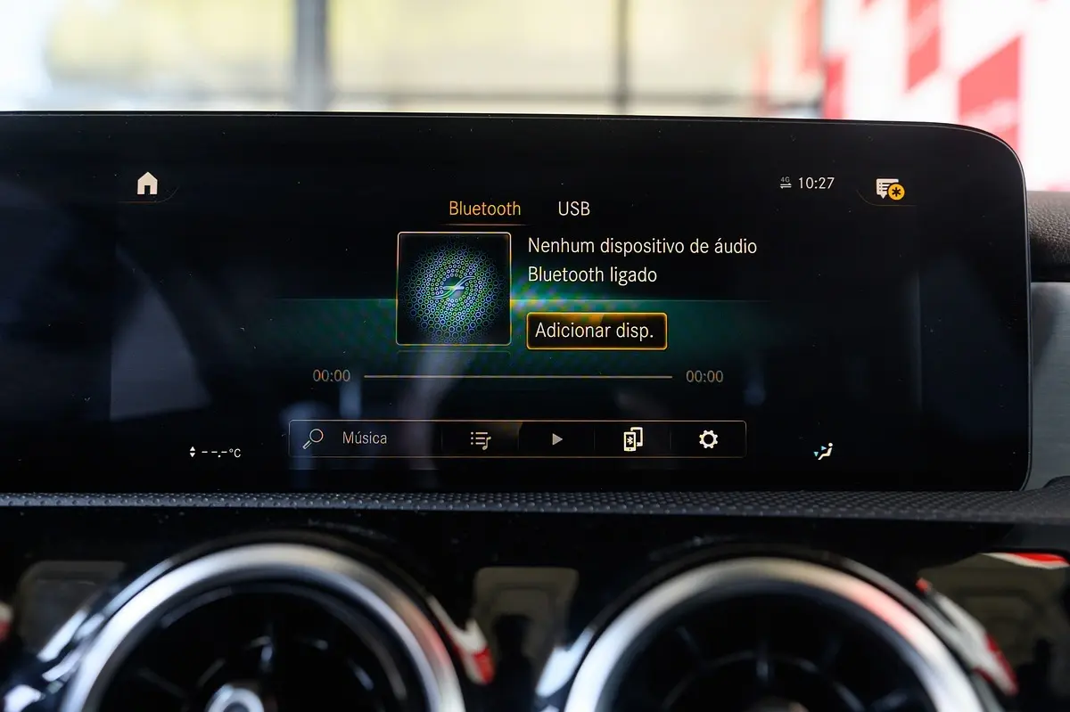 Mercedes-Benz A 180 Limousine d AMG Line Aut. 48