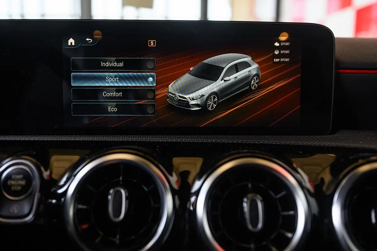 Mercedes-Benz A 180 d AMG Line Aut. 56