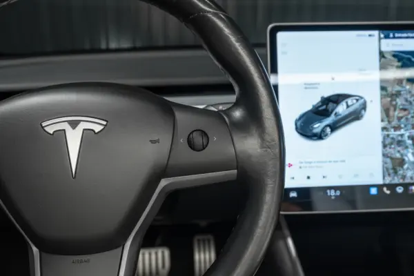 Tesla Model 3 Performance Dual Motor AWD 11