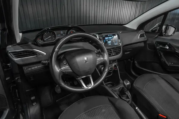 Peugeot 208 18
